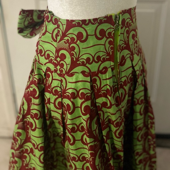 Ankara Fabric (from Nigeria) bought in LA, CA. Light green with deep red. Size M - Picture 6 of 10